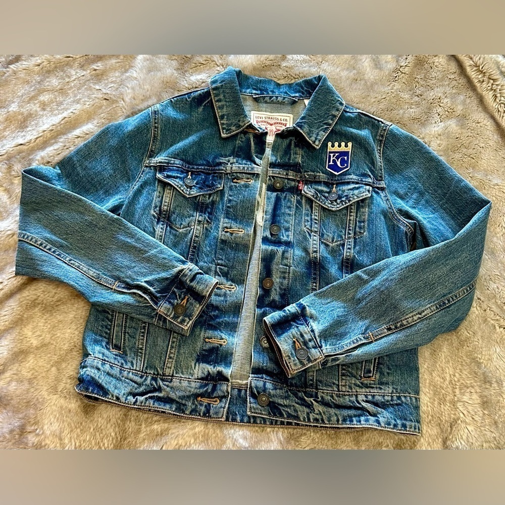 One of a kind! Levi’s KC Royals denim jacket. Size medium​​​​​​​